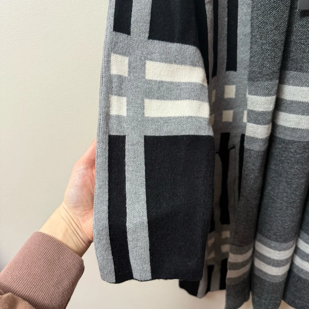 NWT Oliver O. Patterned Cardigan